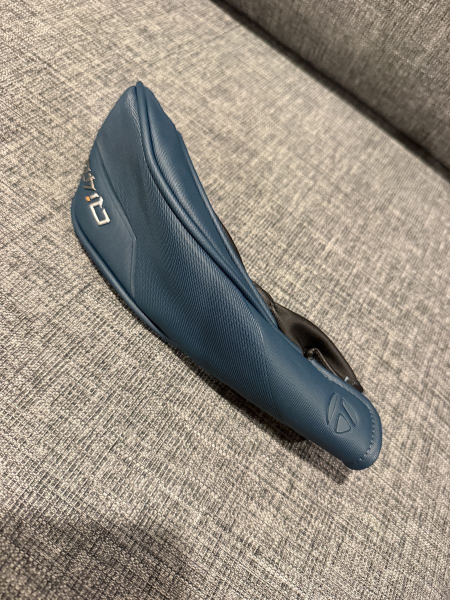 TaylorMade Qi4D Hybrid Headcover Blue 