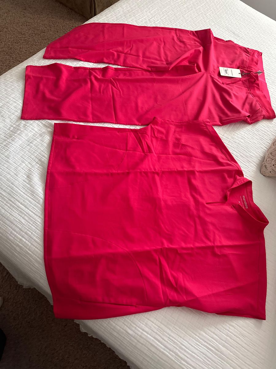Brand New Scrub Set – Bright Pink – With Tags