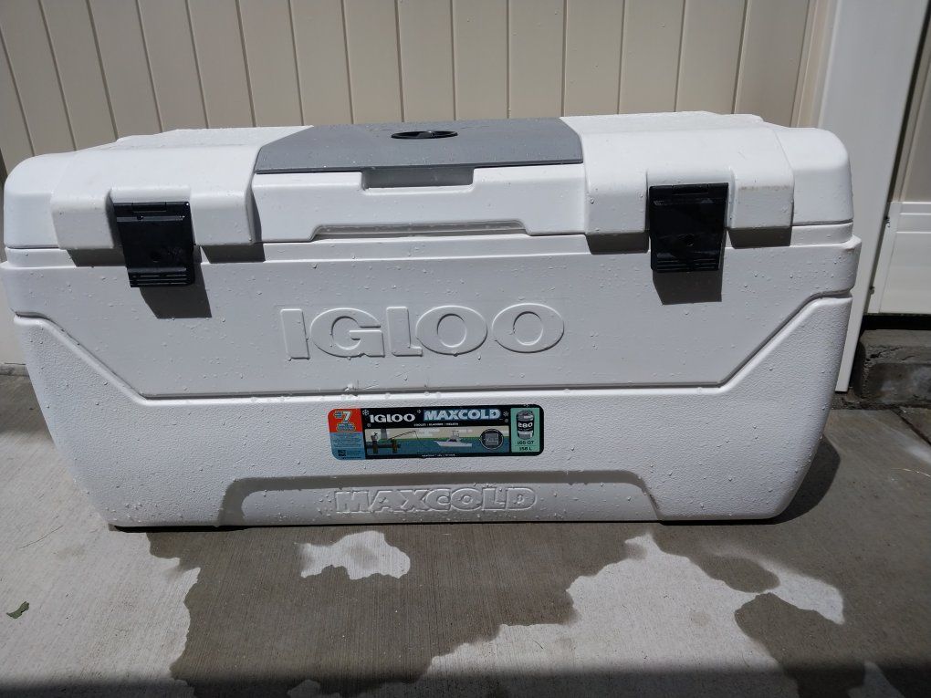 Igloo MaxCold 165 Quart Cooler - White, Large Capacity, with Fish Ruler