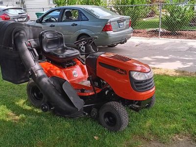 Ariens A19AR42 42" 18.5HP Riding Lawn Mower with Bagger & Briggs & Stratton Engine