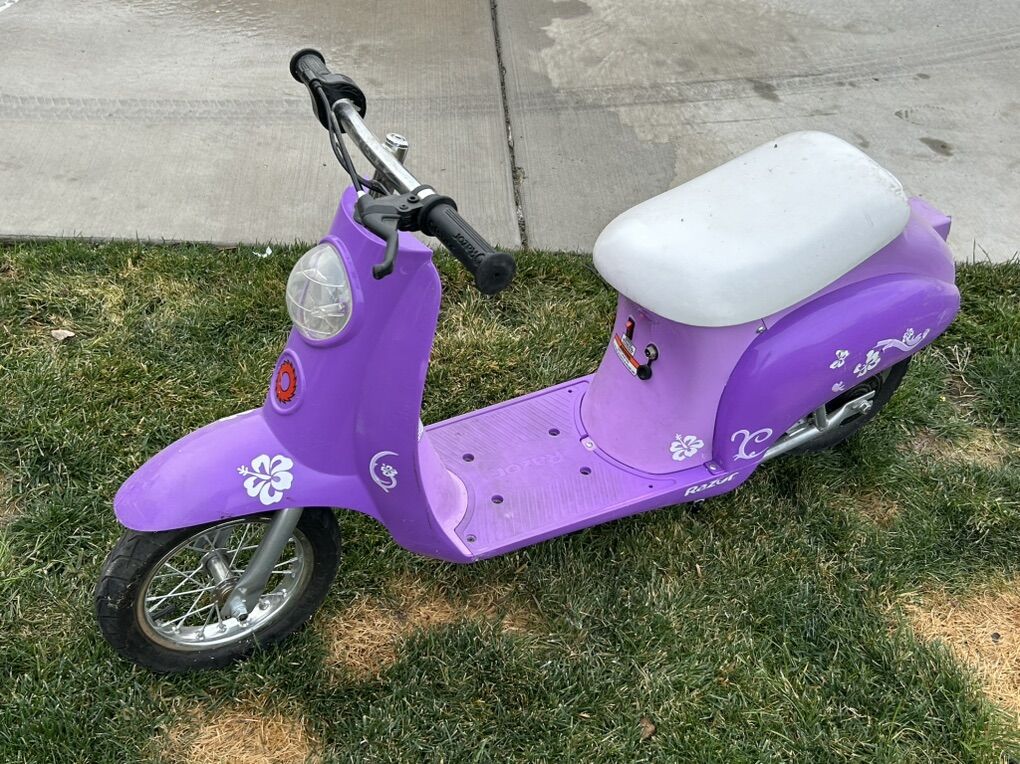 Girls Razor Moped