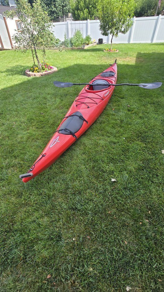 Dagger Touring Kayak Specter 15.0 model with Werner carbon fiber paddle - Red