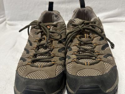 Merrell Men’s 11.5 Walnut Beige/Black Hiking Shoes