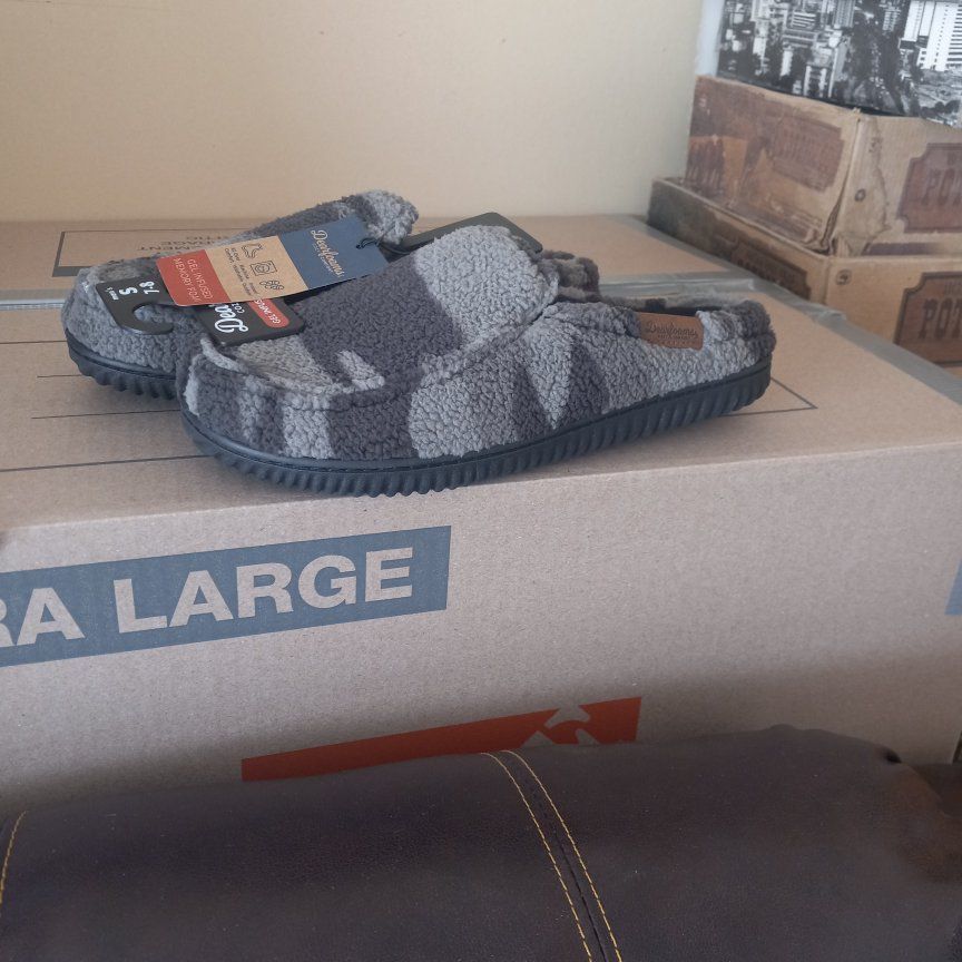 men's slippers