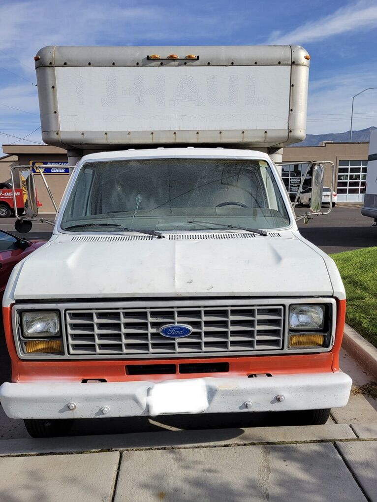 1989 Ford E350 1 Ton Box Truck 7.3L Diesel