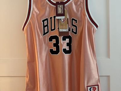 75th Anniversary Edition Rose Gold Pippen XL