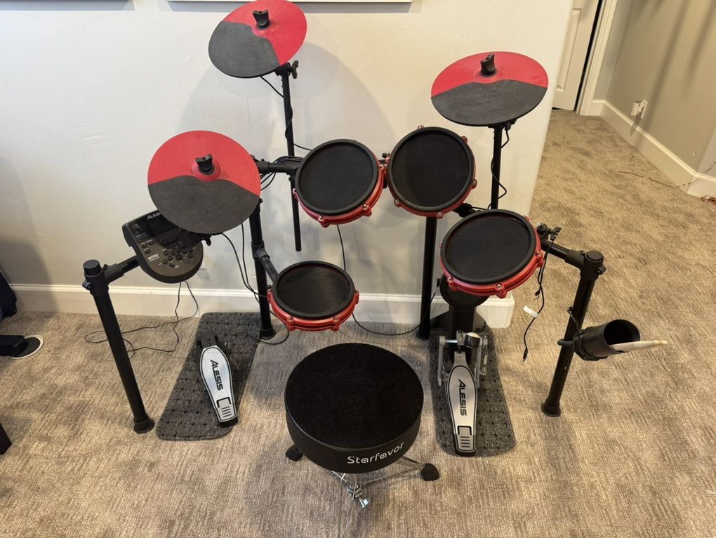 Electric Alesis Debut Drum Kit
