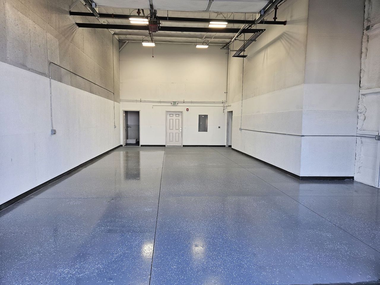 Main image 6