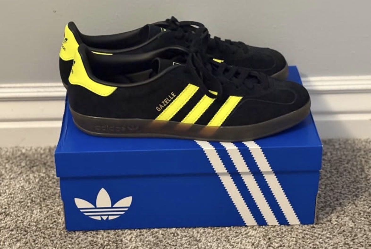 BRAND NEW Adidas Gazelle Black/Yellow Suede Sneakers Men's Size 11 Gum Sole New with Box