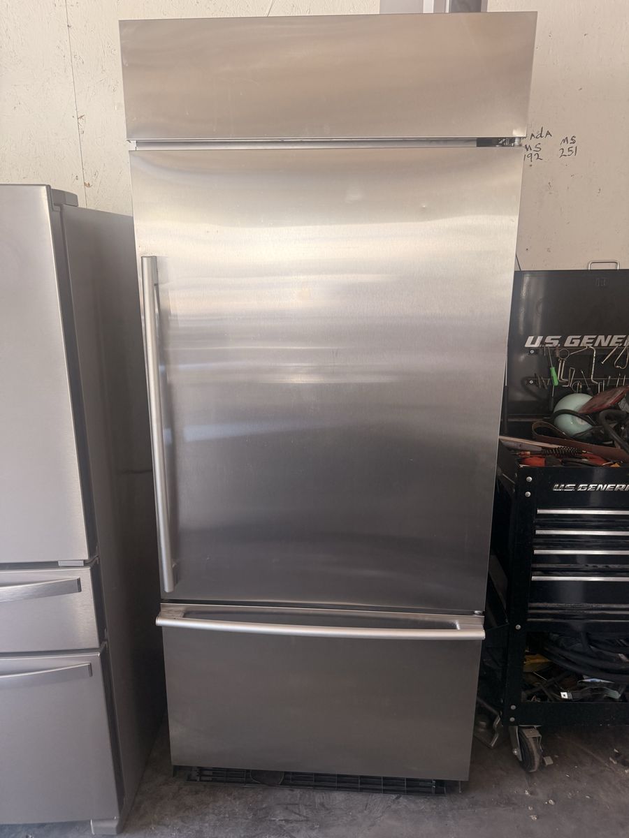 Monogram Stainless Steel Bottom Freezer Refrigerator - French Door, Ice Maker