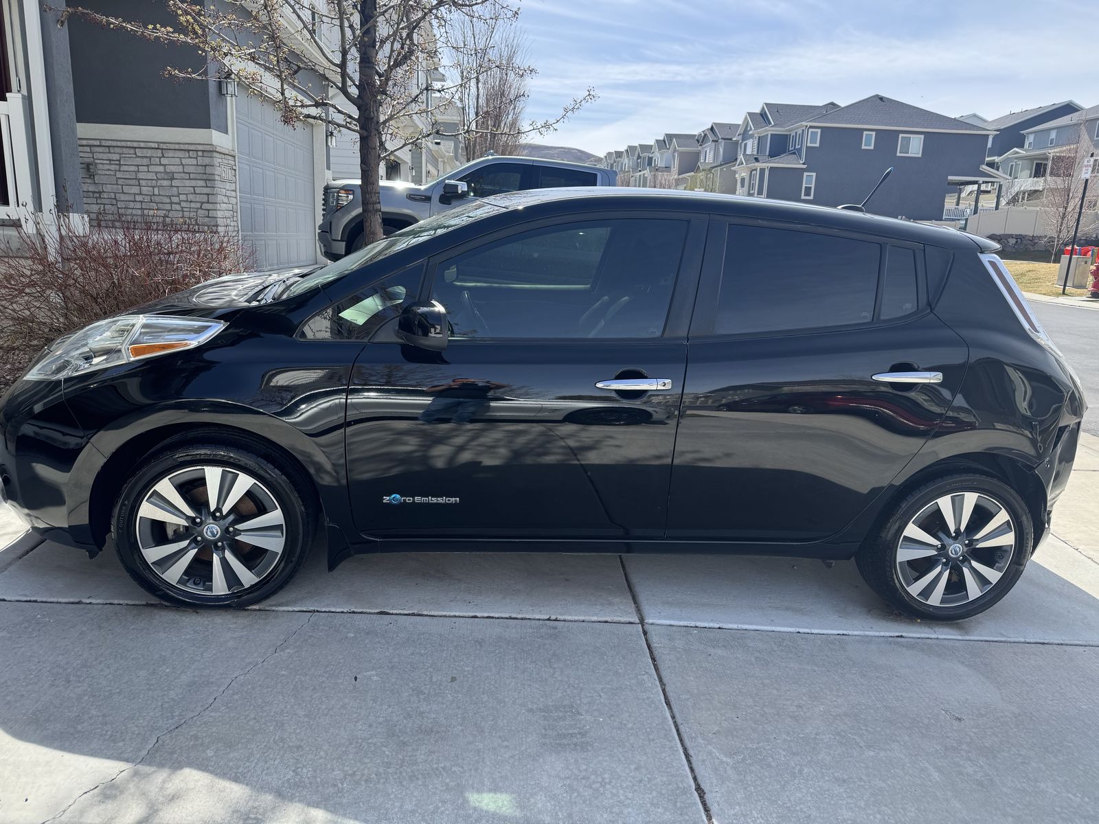 2013 NISSAN LEAF SL