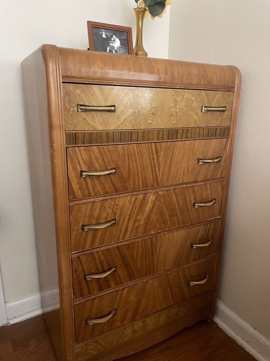 Vintage Wood 5-Drawer Dresser
