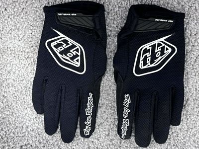 Troy Lee Designs Youth Small Gloves – New