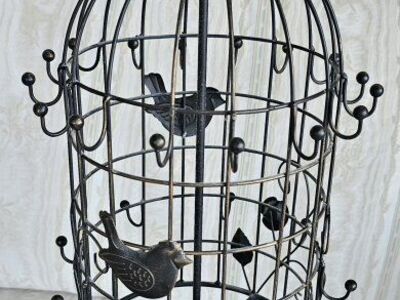 Jewelry Stand Metal 20" Tall