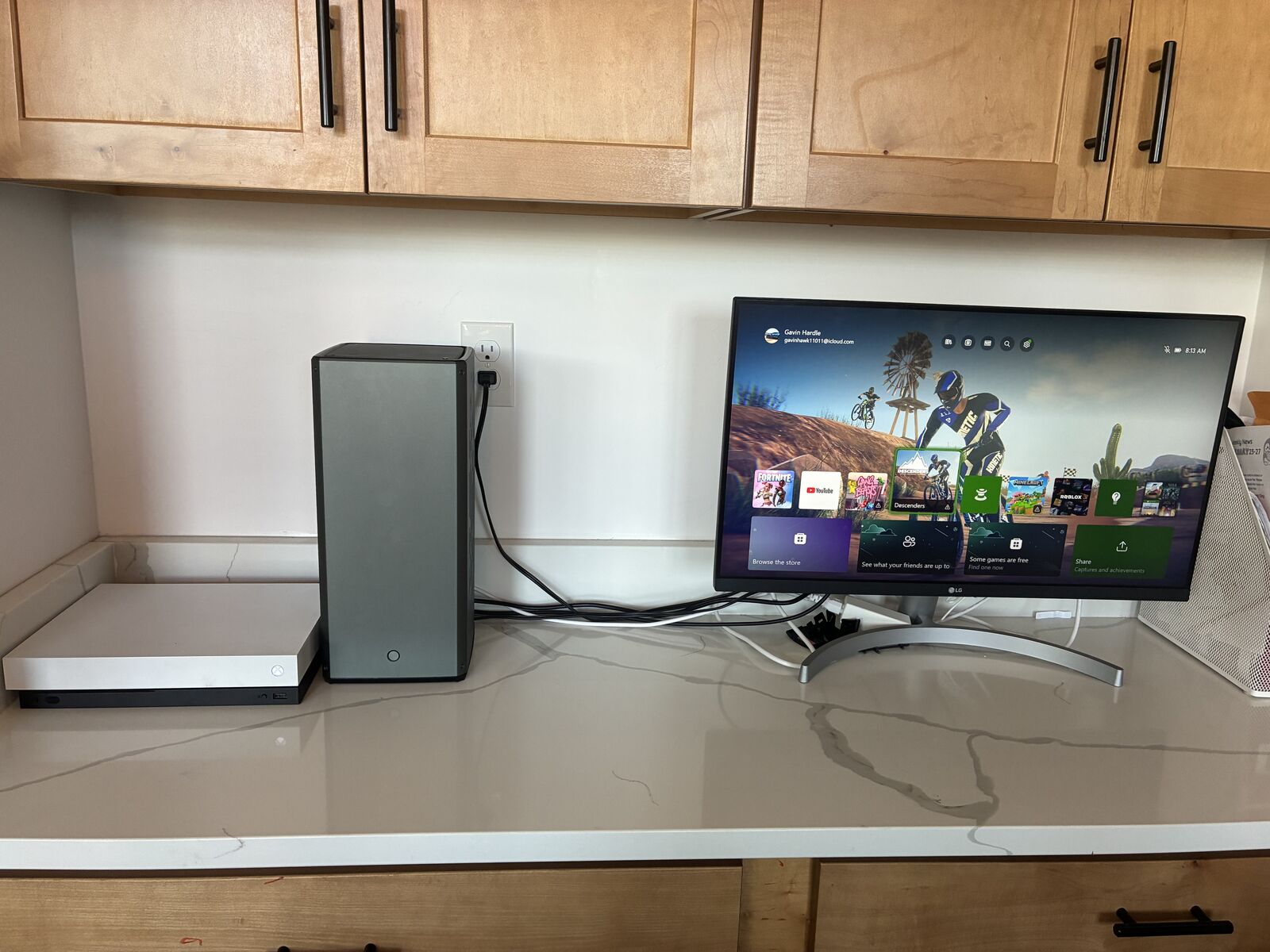 Gaming/work Setup Xbox PC Monitor