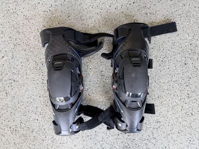POD K8 Carbon Knee Braces