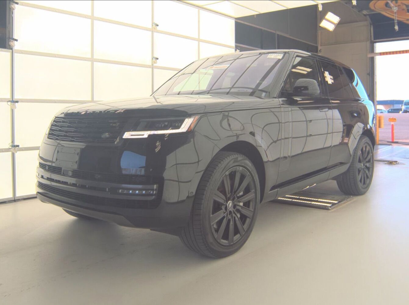 2023 Land Rover Range Rover P530 SE