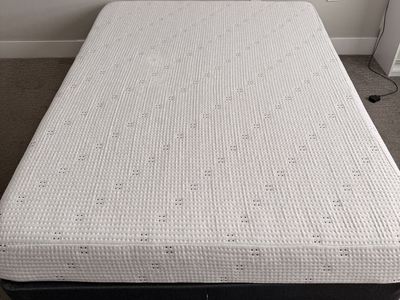 Sleepy’s full mattress