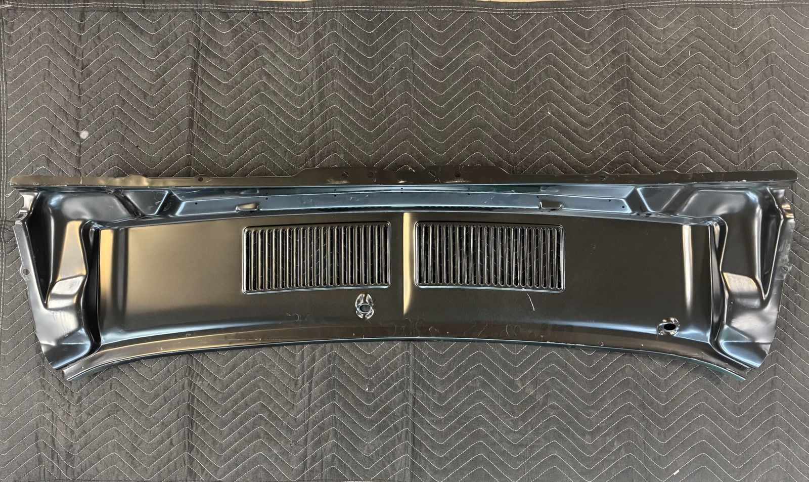 Ford Mustang Cowl Vent Grille Assembly