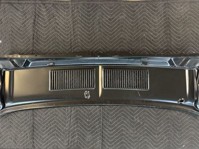Ford Mustang Cowl Vent Grille Assembly