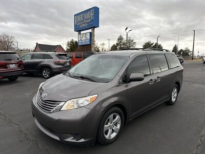 2017 TOYOTA SIENNA LE 8-Passenger