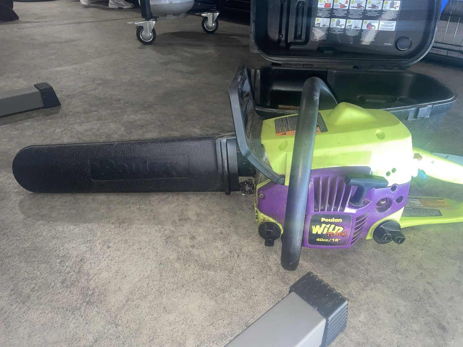 Poulan Wild Thing 18" 40cc Gas Chainsaw with Carrying Case