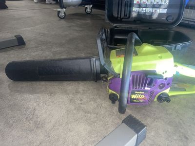Poulan Wild Thing 18" 40cc Gas Chainsaw with Carrying Case