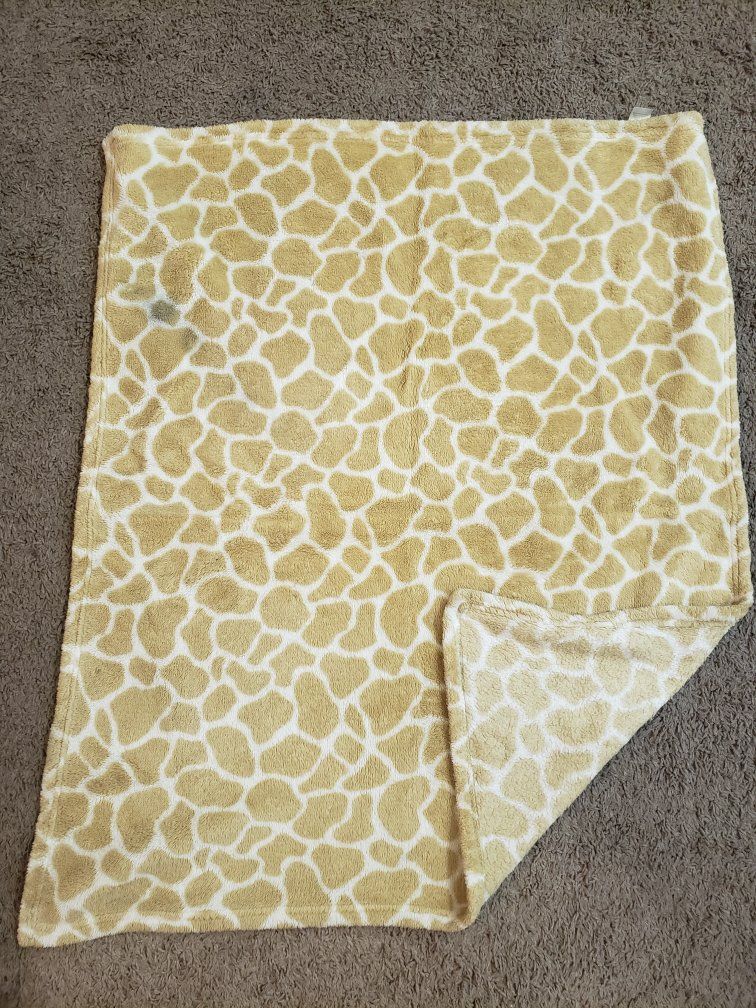 Soft Giraffe Print Baby Blanket Tan and White Plush Fleece Baby Blanket