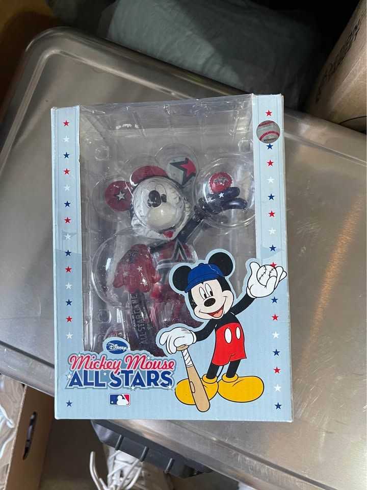 2010 Disney MLB All-Star Game Los Angeles Angels Mickey Mouse figurine