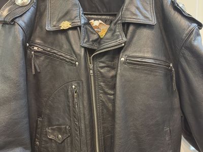 Harley-Davidson Men's Black Leather Motorcycle Jacket XL - Embossed Logo.
