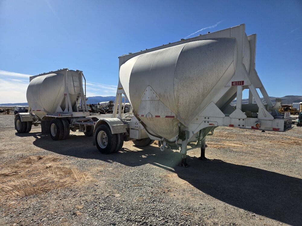 1999 Heil J&L Pneumatic Tankers CA Doubles # 4637