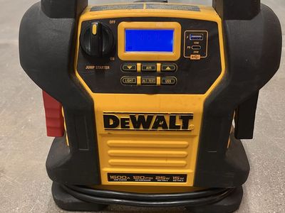 DEWALT DXAEJ14 1600A Peak Car Jump Starter w/ 120 PSI Air Compressor, USB-C, USB-A
