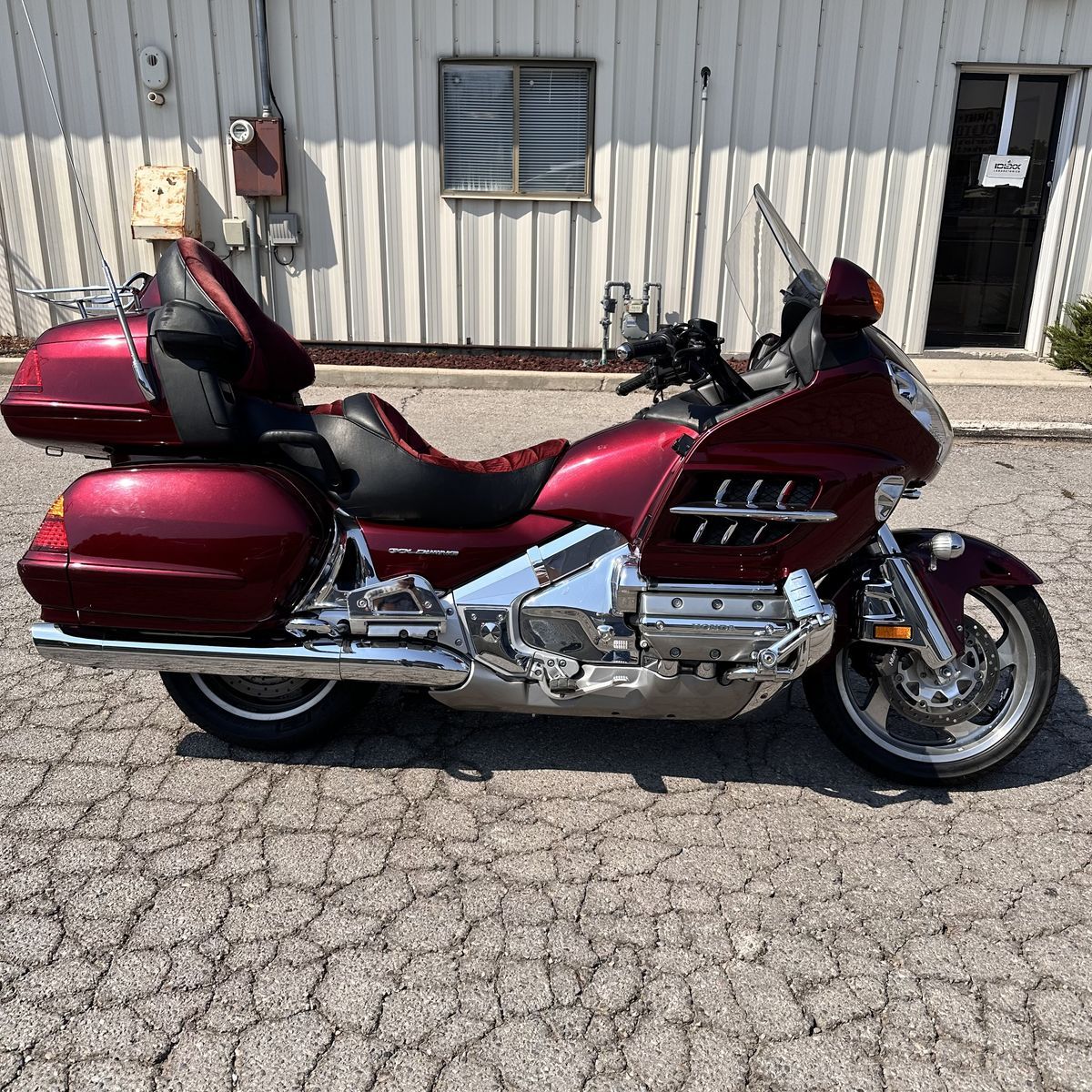 2005 Honda Goldwing 1800 - Touring Cruiser - GL1800
