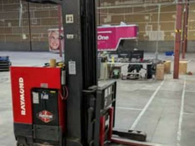 Raymond EASi Reach Electric Fork-Lift W/Battery