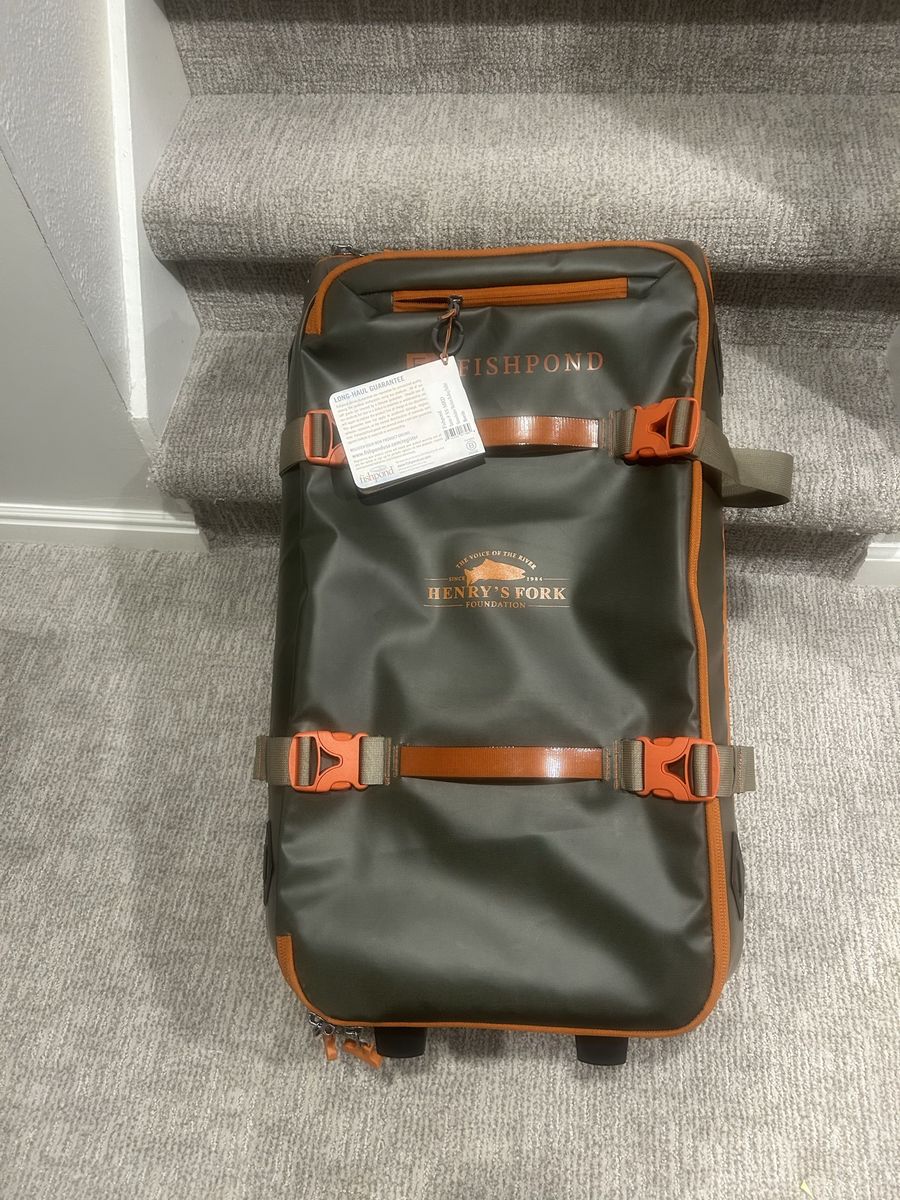 Fishpond medium rolling duffle