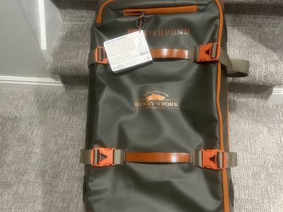 Fishpond medium rolling duffle
