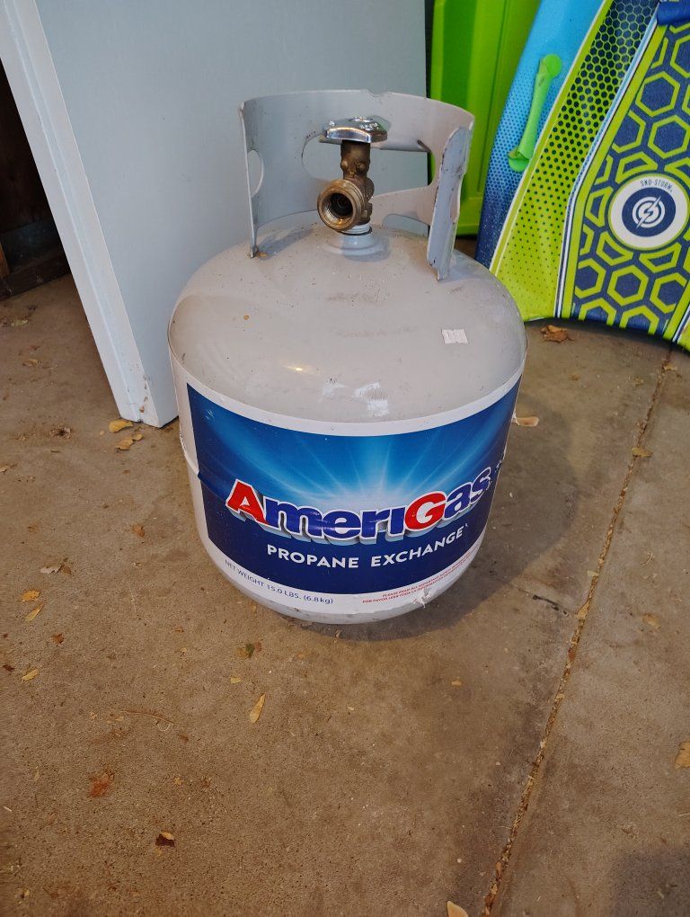 Full AmeriGas Propane Exchange Tank - 15 lb (6.8 kg) - Barely Used, Good Condition