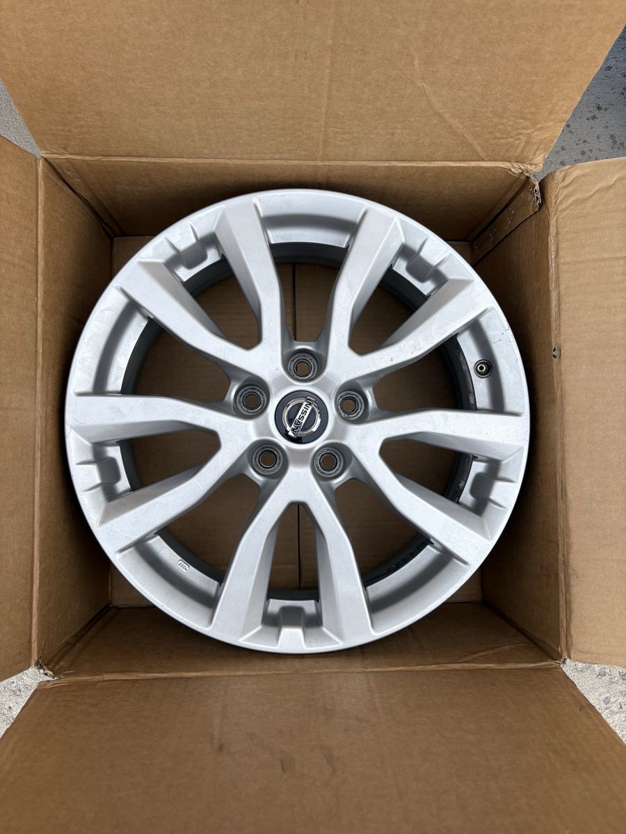 Steel alloy wheels 17”