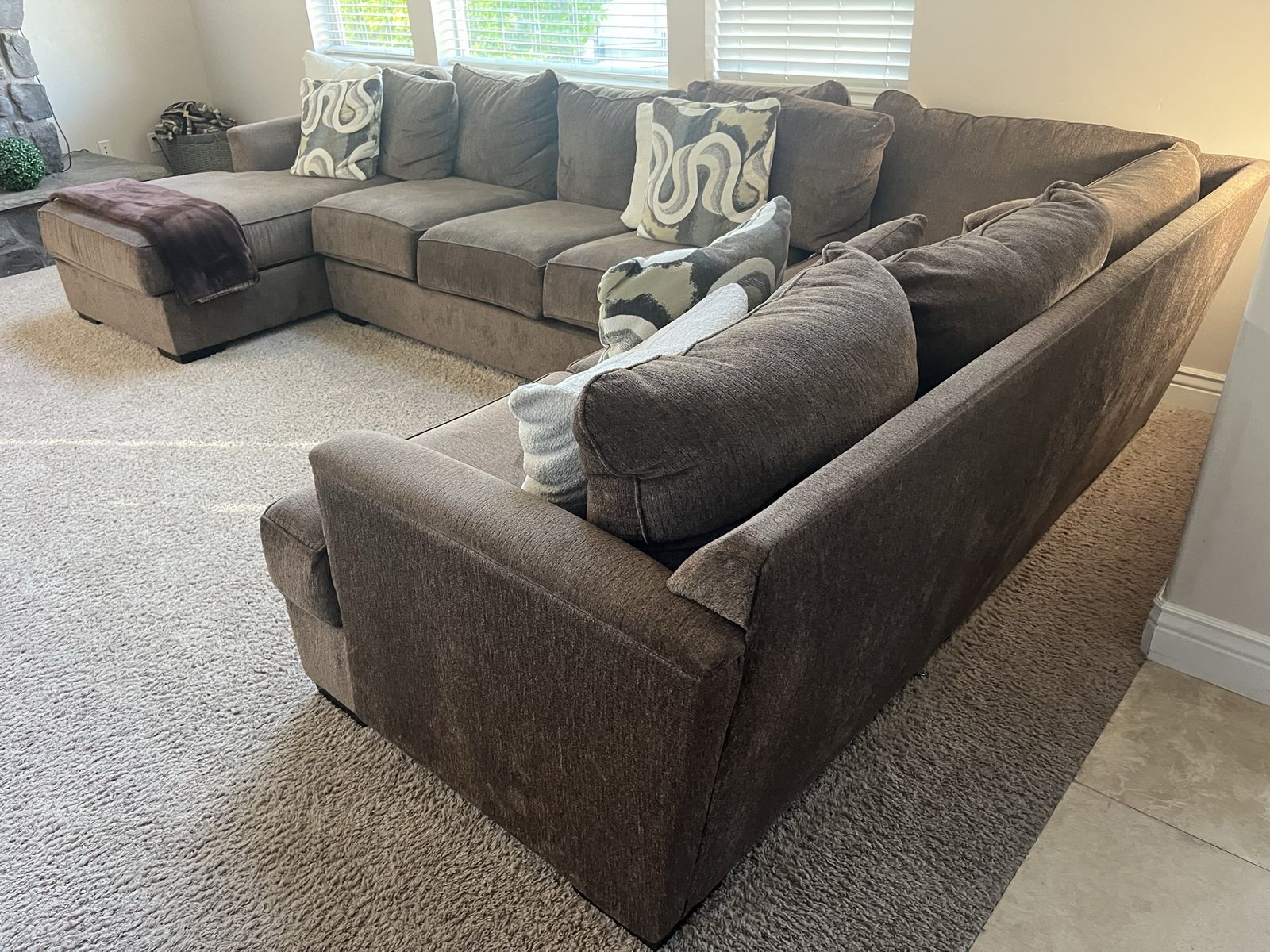Moving Large dark, brown sectional, read description, pictures