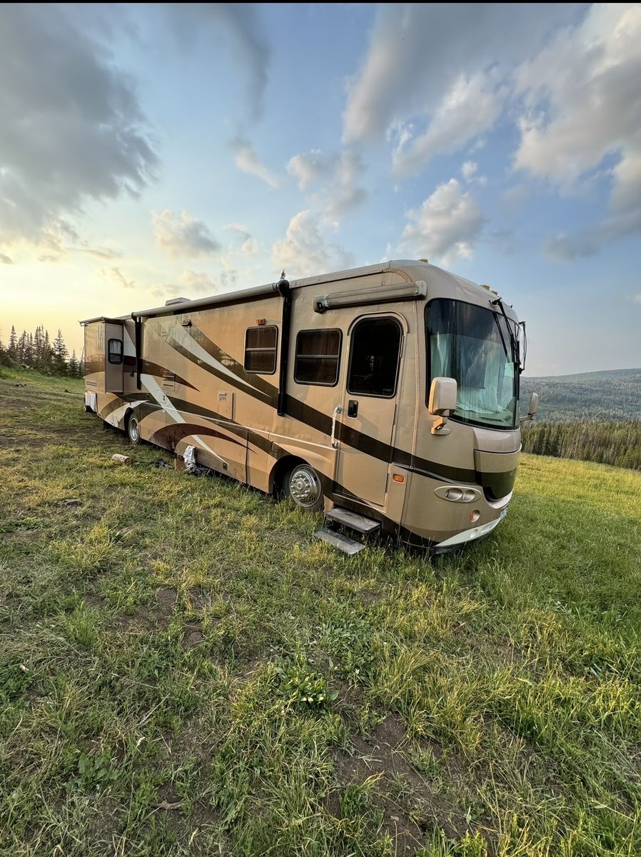 2003 Freightliner XC Chassis 