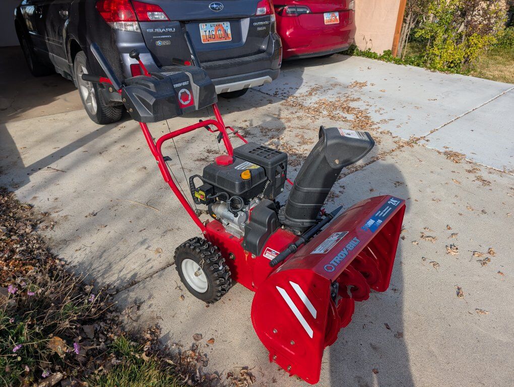 Troy-Bilt Storm 2410 24" Snow Blower