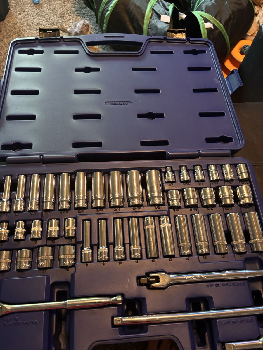 Carlyle  hand tools set in case brand new