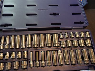 Carlyle hand tools set in case brand new