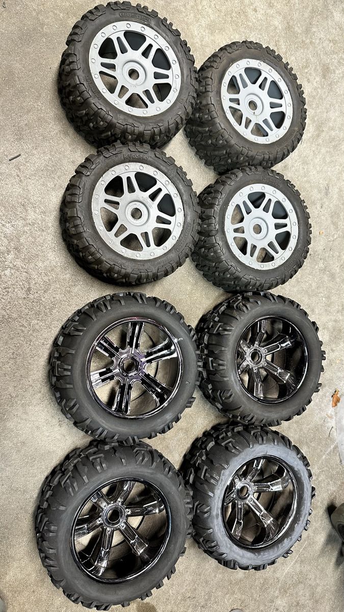 Random 17MM HEX Wheels/Tires For 1/8 Scale Cars