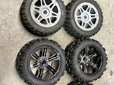 Random 17MM HEX Wheels/Tires For 1/8 Scale Cars