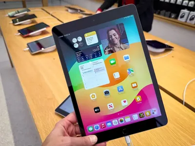 Apple ipad 5, 6, 7, 8 and 9 all available and iphone too ( Prices in description )