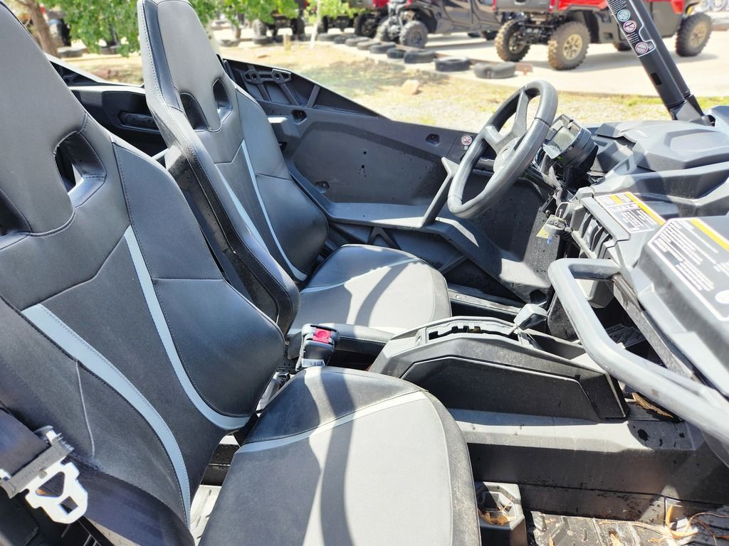 2023 Can-Am® Commander MAX DPS