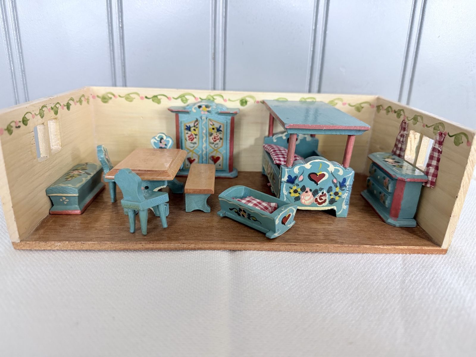 Vintage Dora Kuhn German Dollhouse with hand painted blue Folk Art Furniture & Wooden matching box