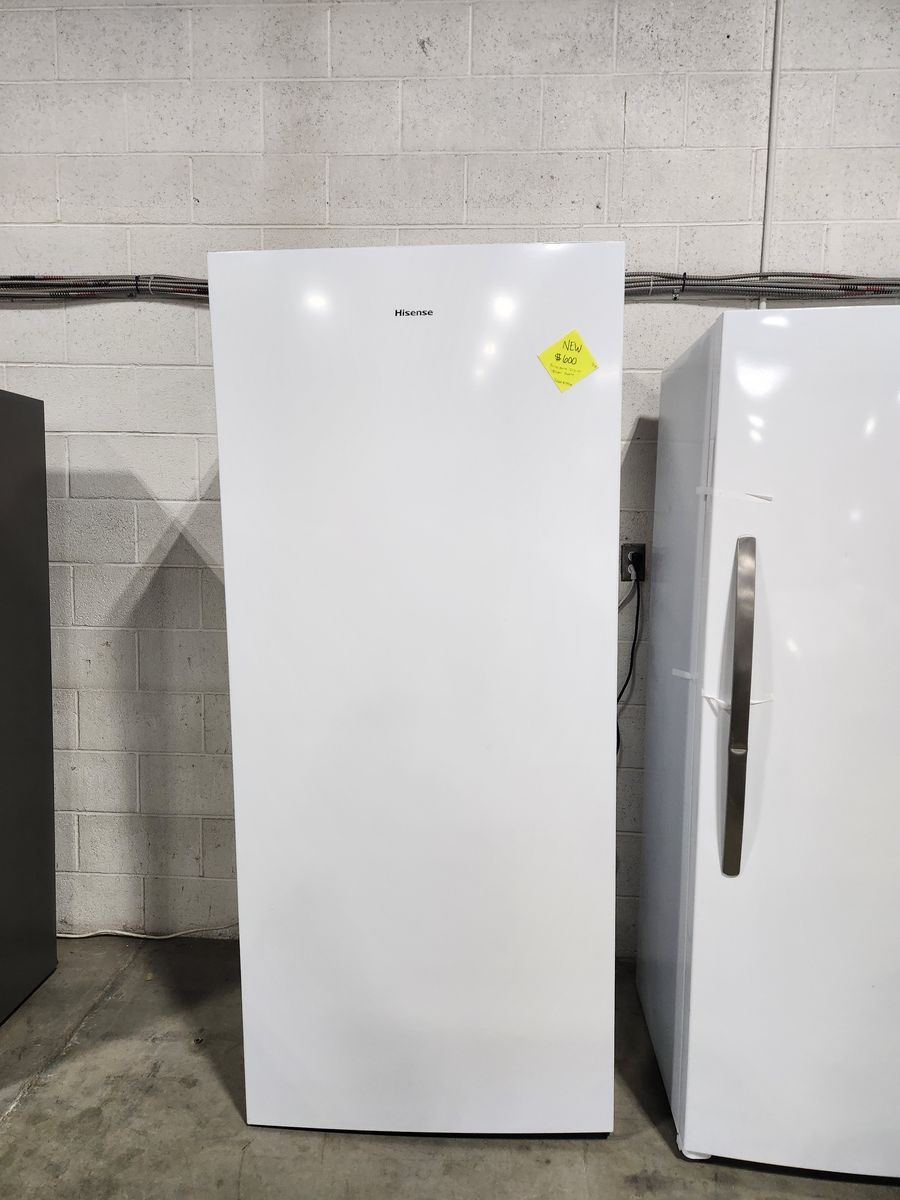 BRAND NEW! HISENSE 21 CF FROST FREE UPRIGHT FREEZER!