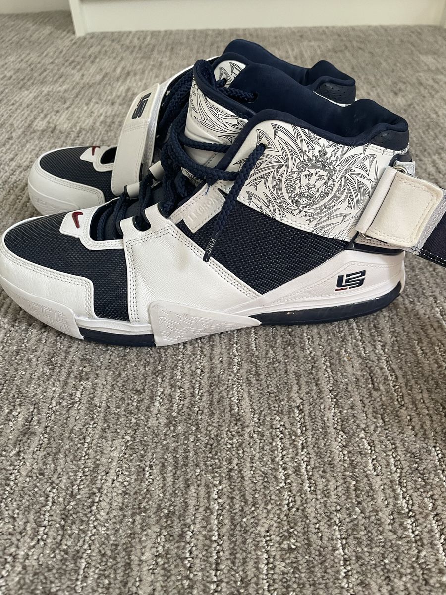 LeBron Zoom 2 - Size 11